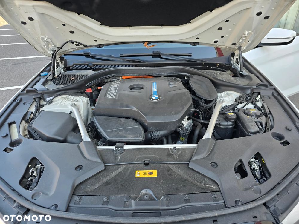 BMW Seria 5 530e iPerformance xDrive Luxury Line - 9
