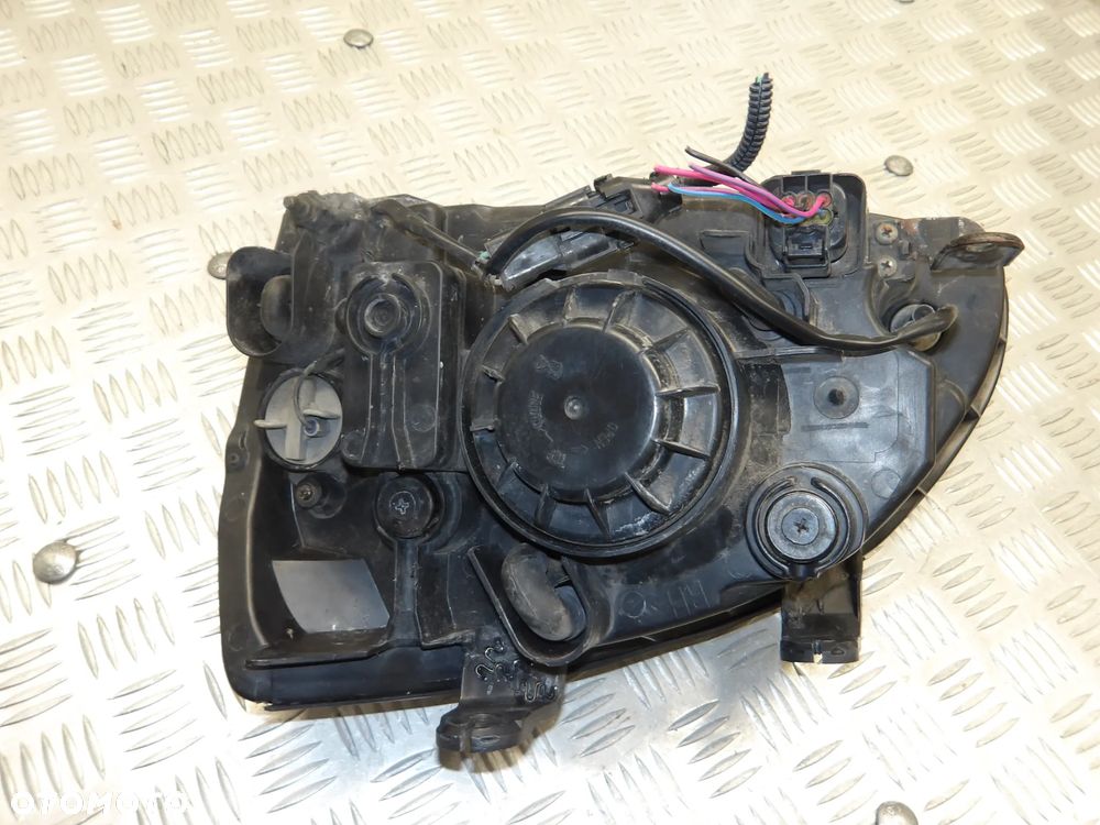 KIA CARENS II 02-06 2.0B LAMPA PRAWA LEWA PRZÓD PRZEDNIA - 3