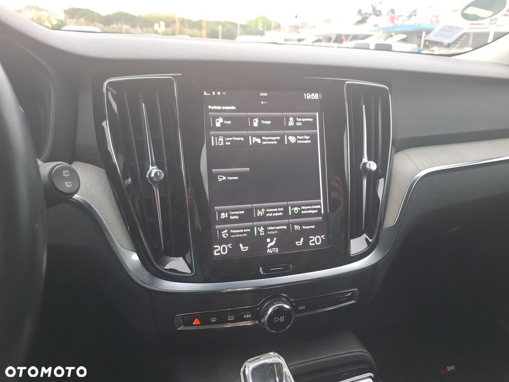 Volvo V60 T8 AWD Plug-In Hybrid Inscription - 17