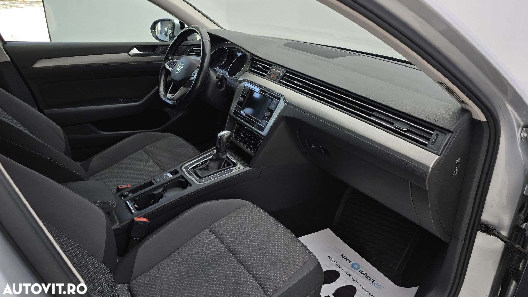 Volkswagen Passat Variant 2.0 TDI DSG Advance - 19