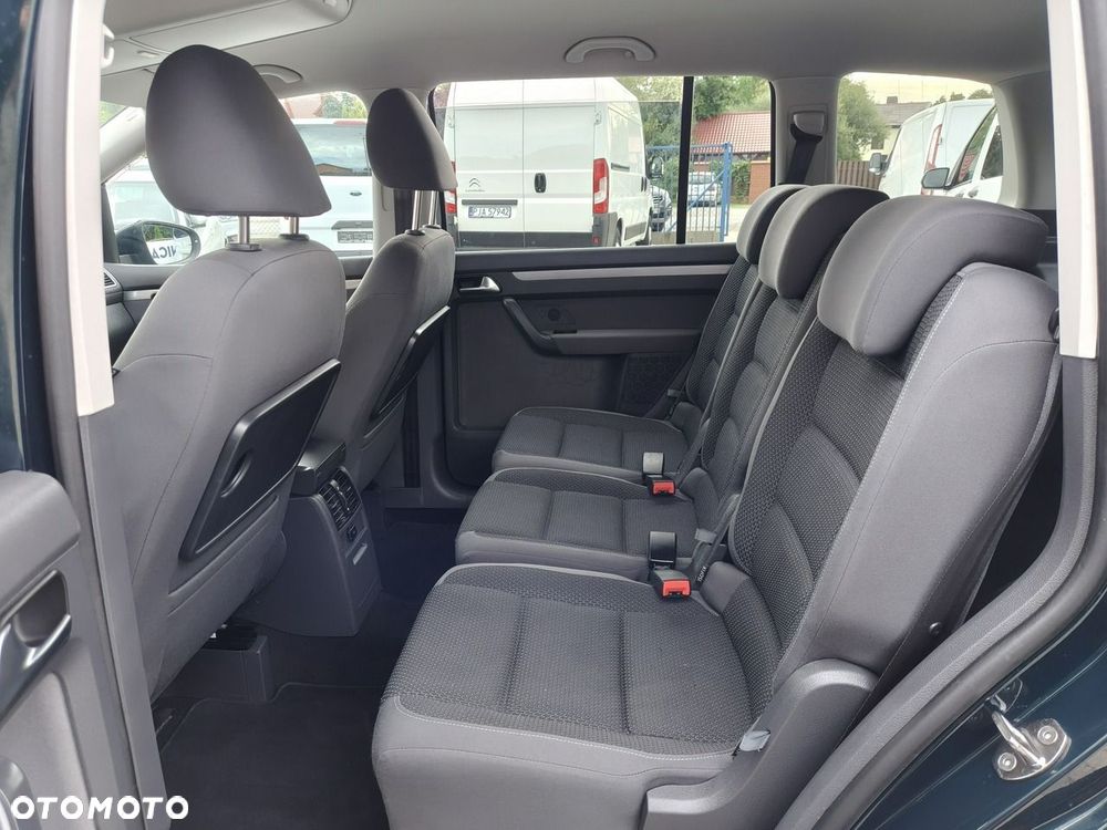 Volkswagen Touran - 26