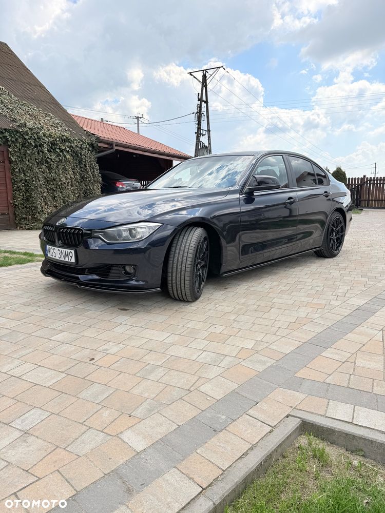 BMW Seria 3 328i xDrive Sport Line - 9
