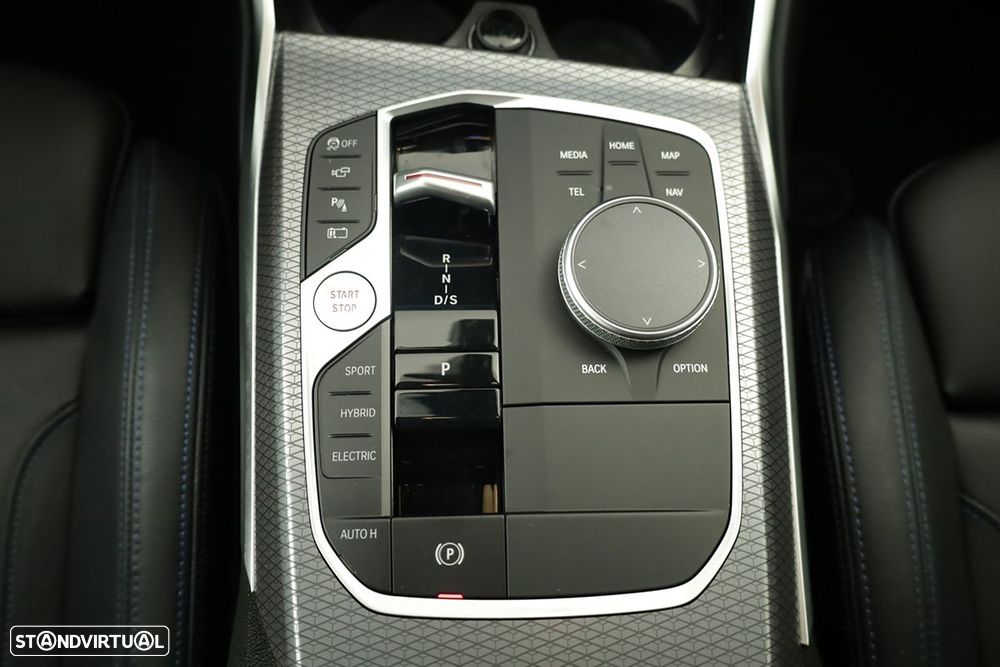 BMW 330 e Pack Desportivo M Auto - 14