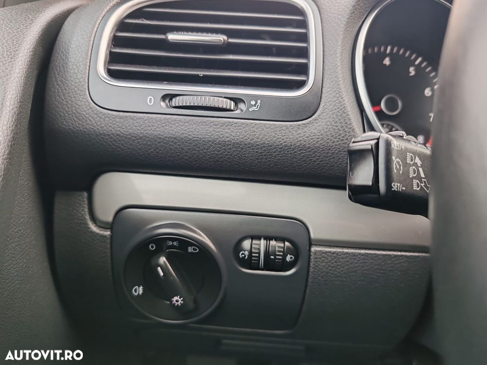 Volkswagen Golf - 10