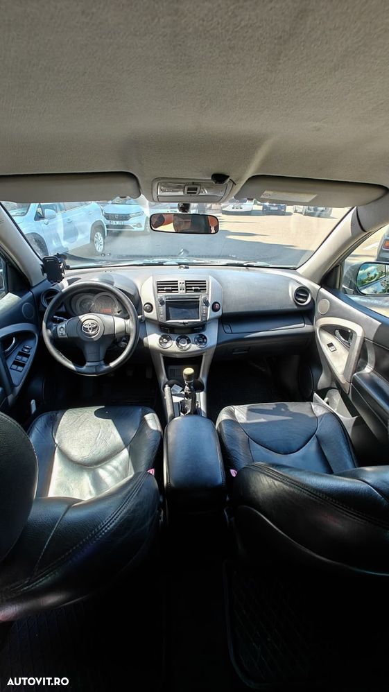 Toyota RAV4 - 7
