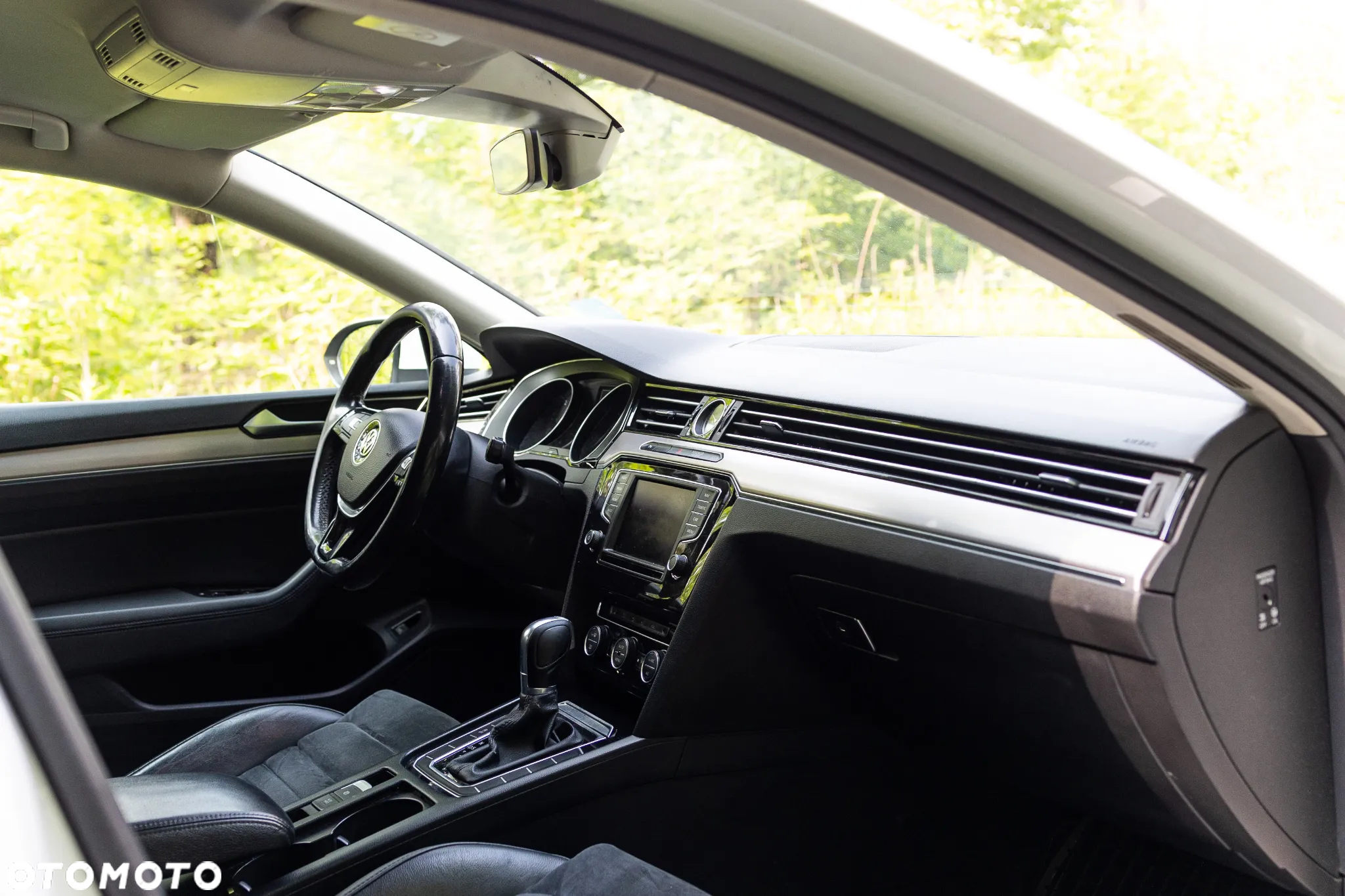 Volkswagen Passat - 12