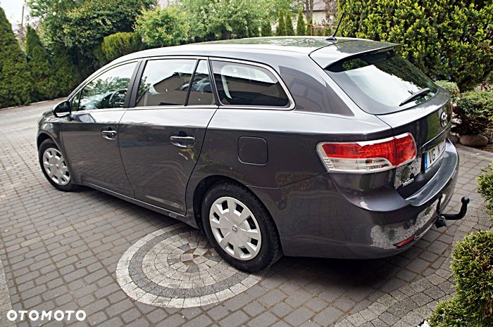 Toyota Avensis 1.8 Life - 13
