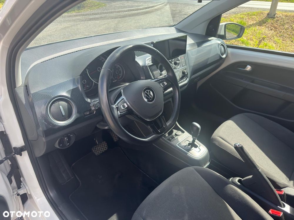 Volkswagen up! ASG cheer - 8