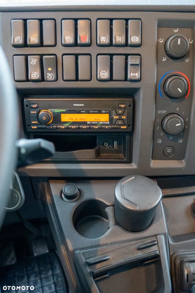 Volvo FL 240 4x2 - 11