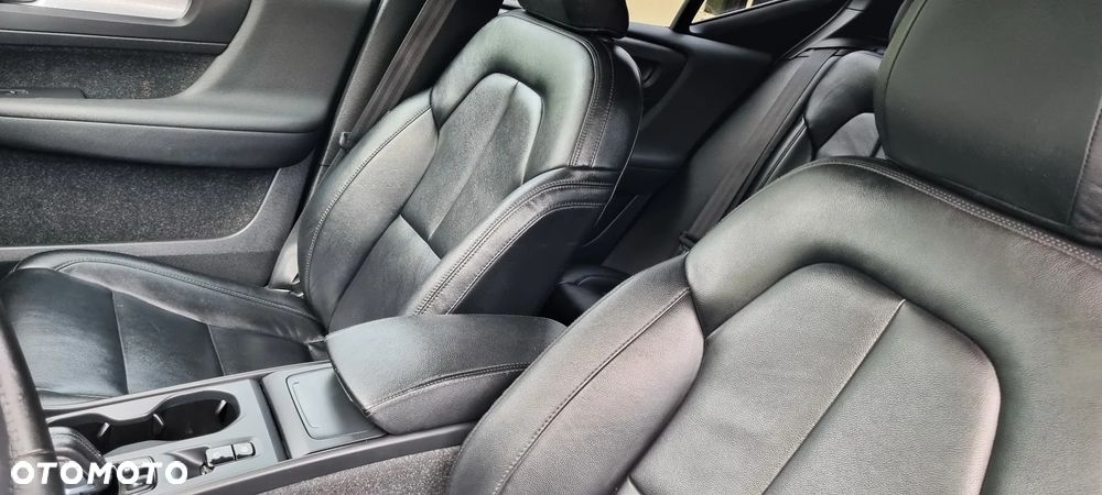 Volvo XC 40 D3 Momentum Pro - 23