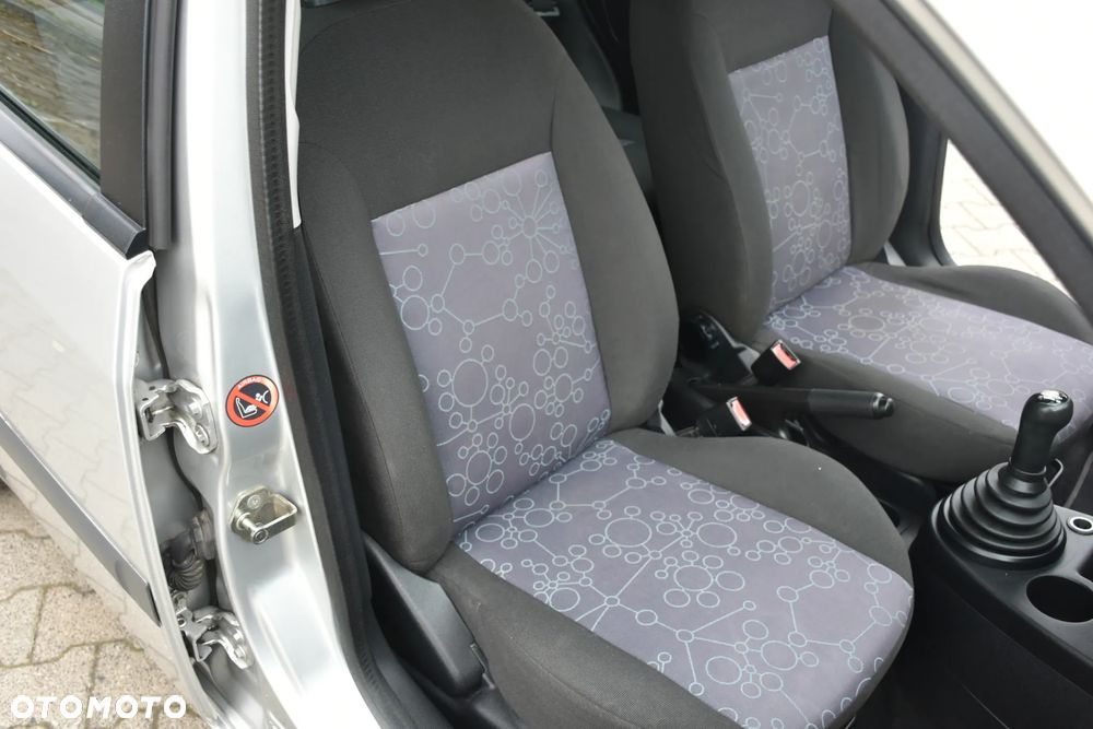 Ford Fiesta 1.4 Style - 19