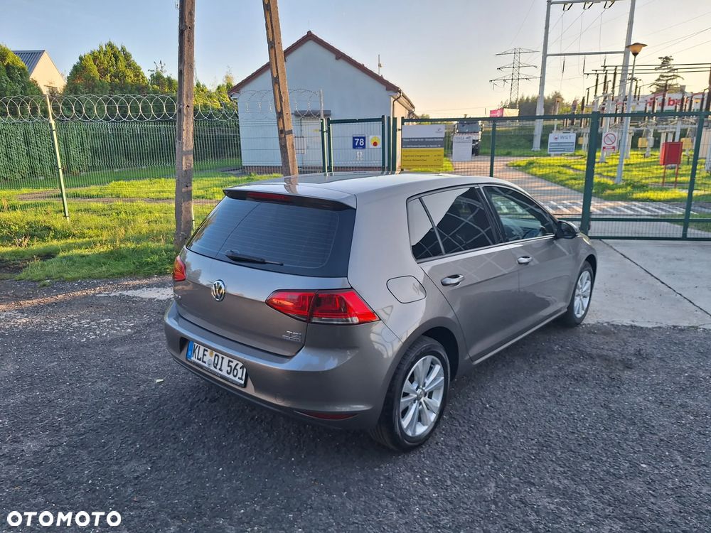 Volkswagen Golf - 4