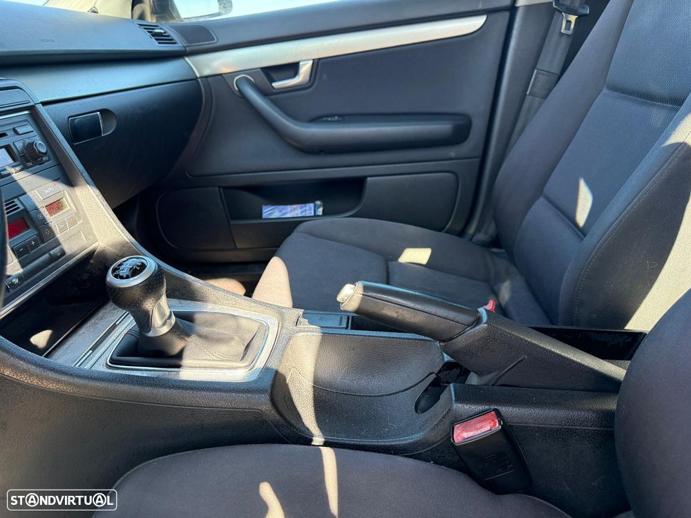 Audi A4 Avant 1.9 TDI m6 - 33