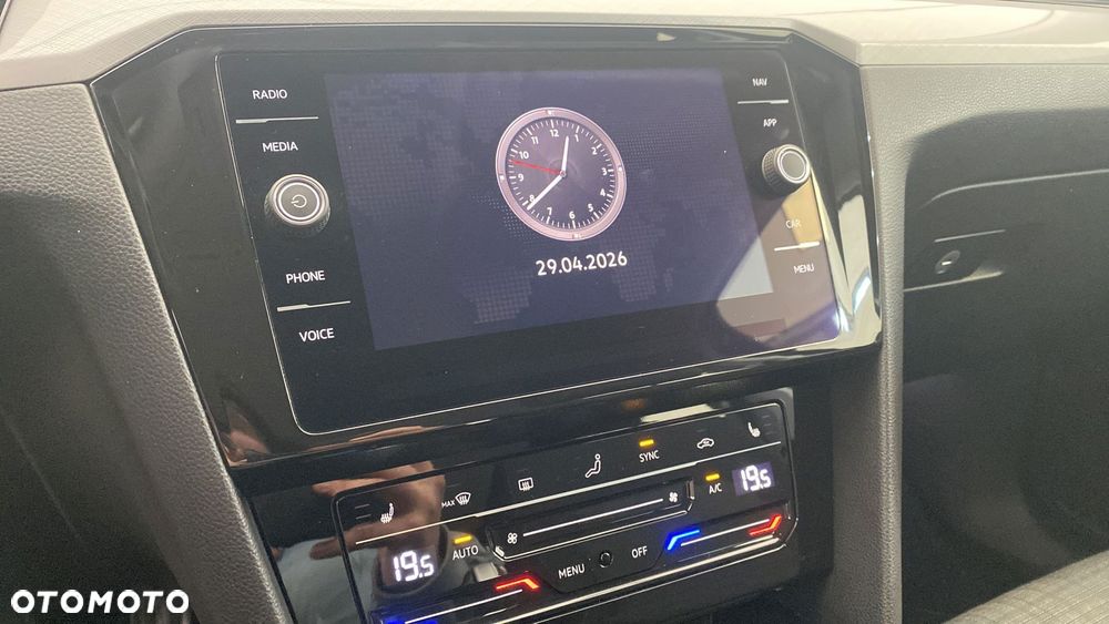 Volkswagen Passat - 21