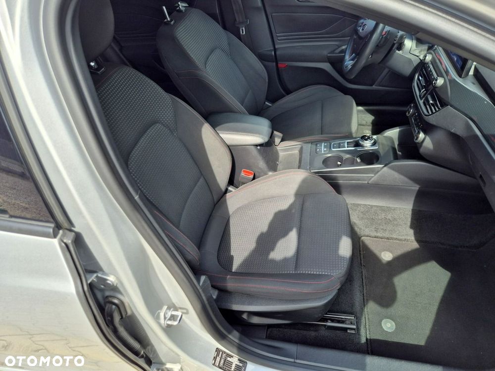 Ford Focus 1.0 EcoBoost Hybrid ST-LINE - 30