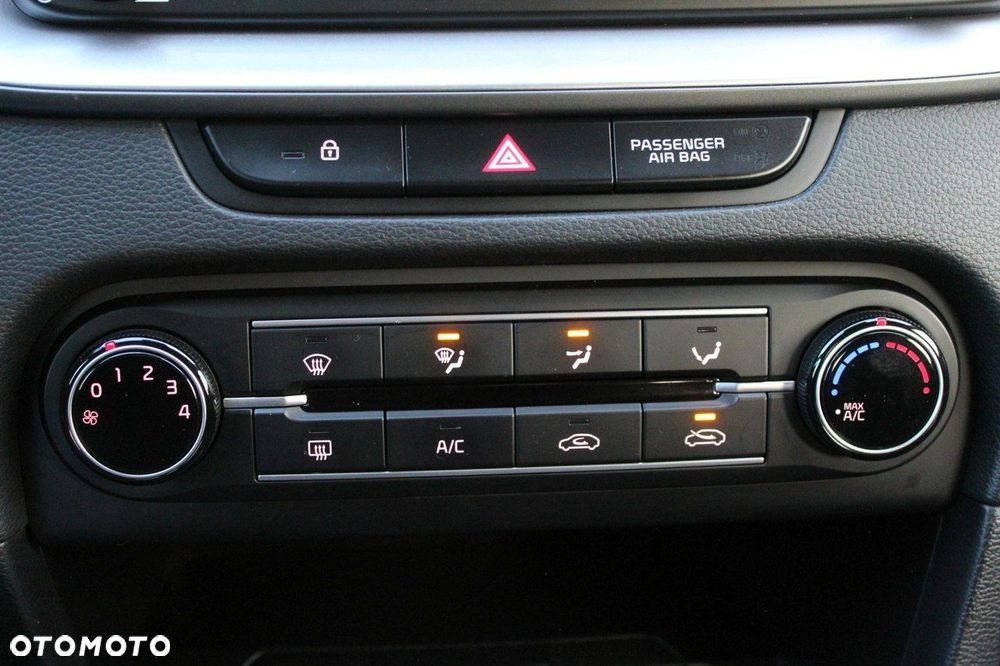 Kia Ceed 1.6 CRDi mHEV M - 16