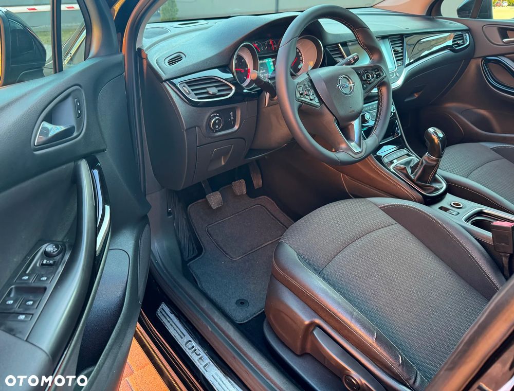 Opel Astra 1.6 CDTI Cosmo - 2