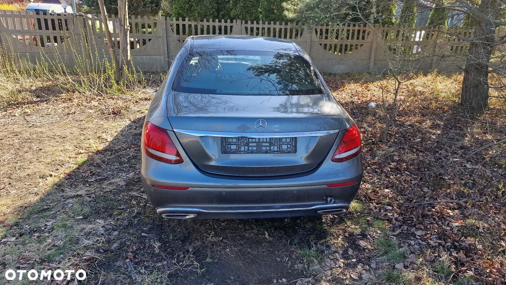 Mercedes-Benz Klasa E 200 4Matic 9G-TRONIC - 4