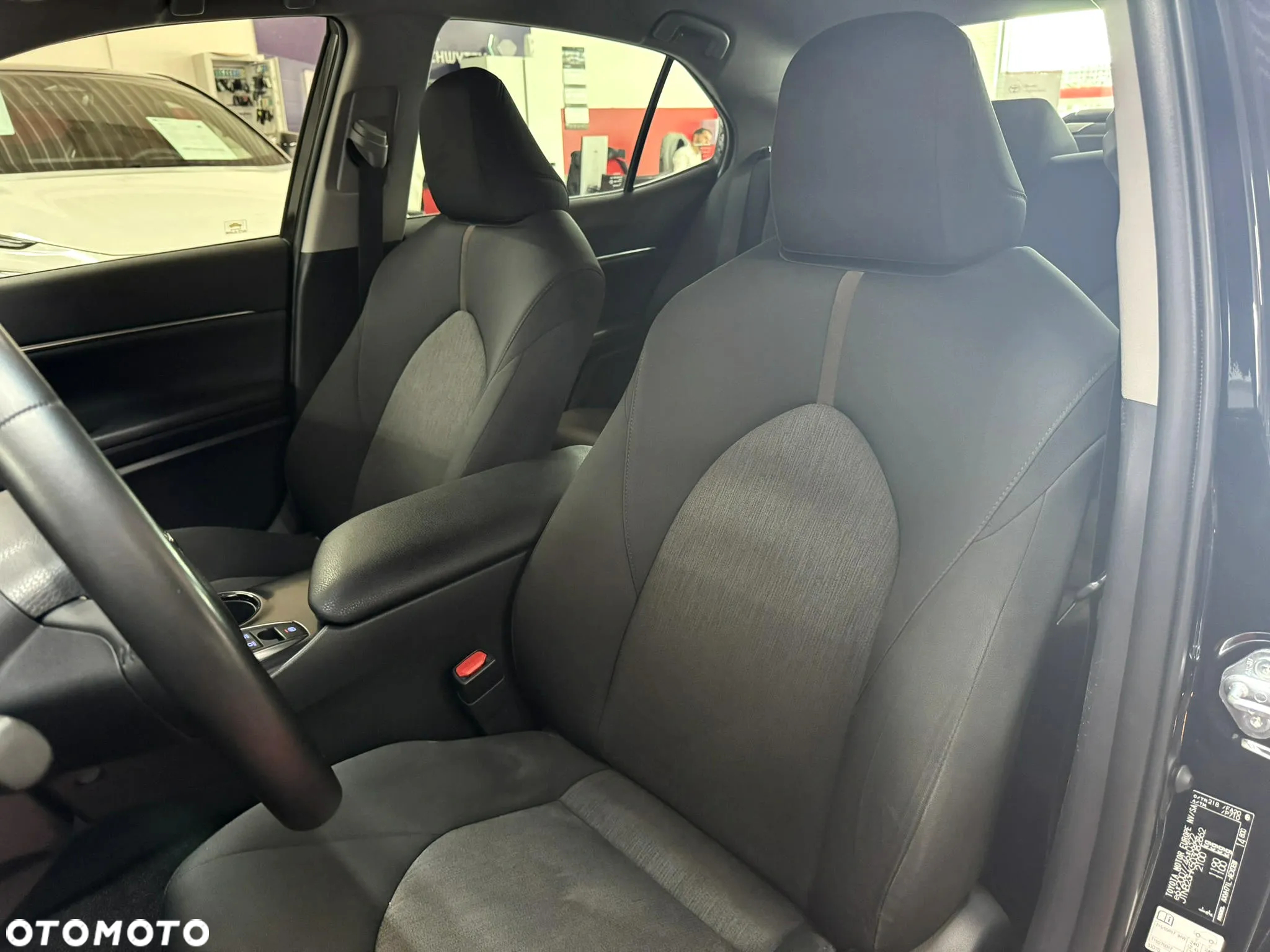 Toyota Camry 2.5 Hybrid Comfort CVT - 14