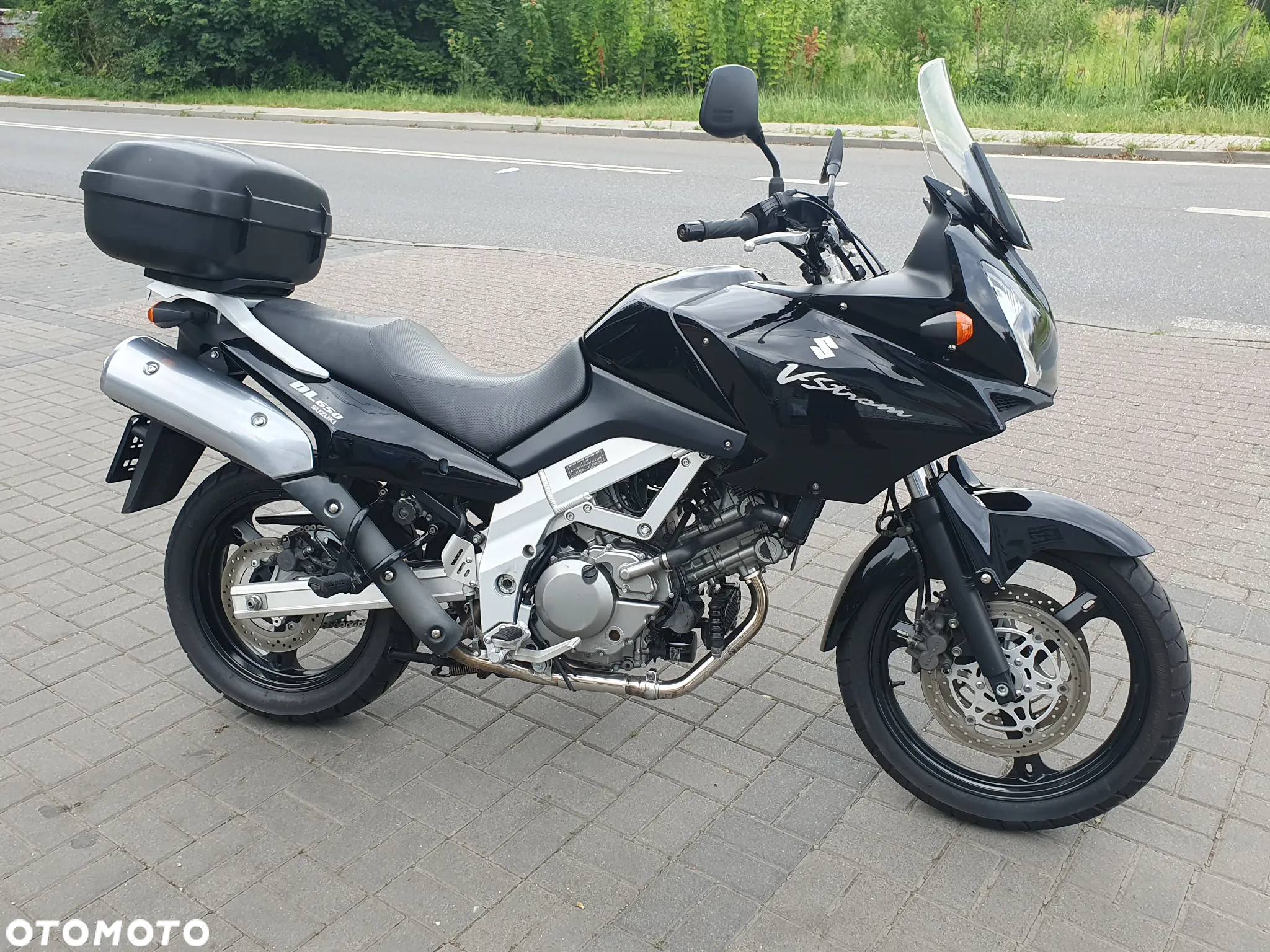 Suzuki V-STROM - 10