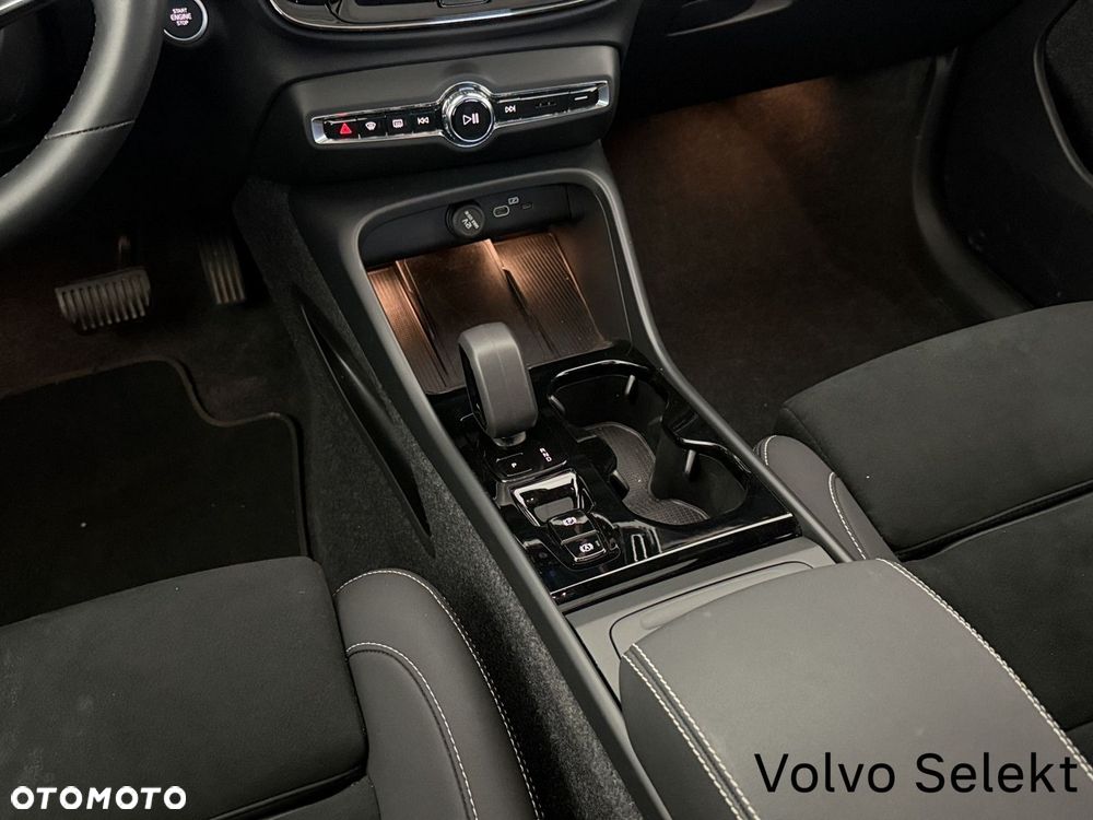 Volvo XC 40 - 18