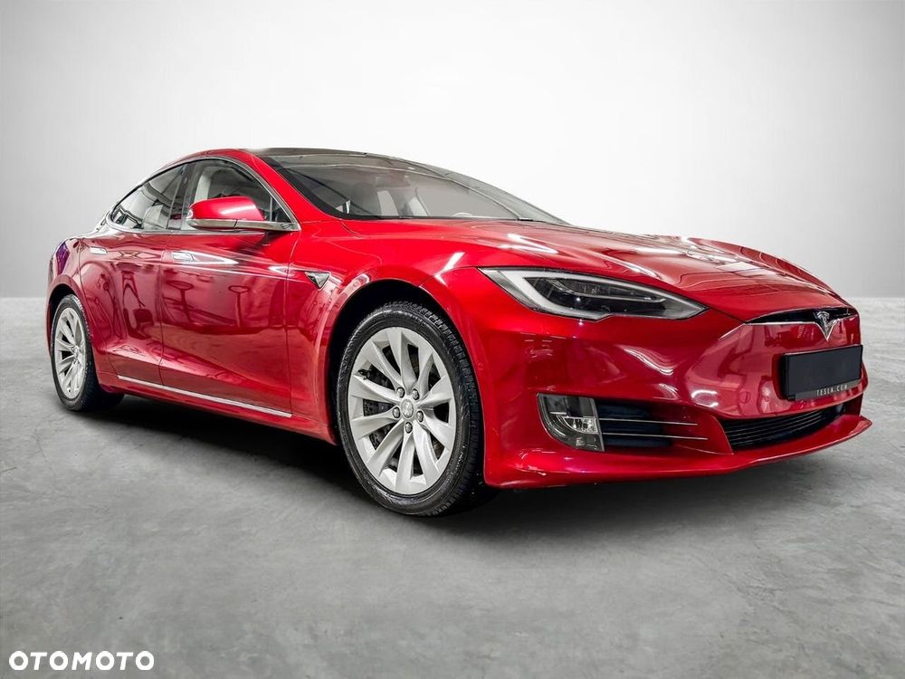 Tesla Model S - 8