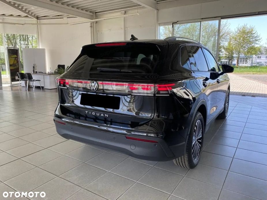 Volkswagen Tiguan - 4