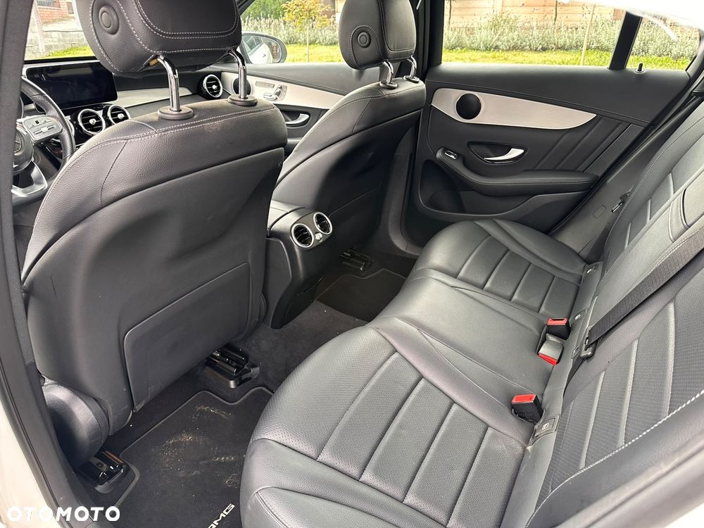 Mercedes-Benz GLC 300 4Matic 9G-TRONIC AMG Line Plus - 12