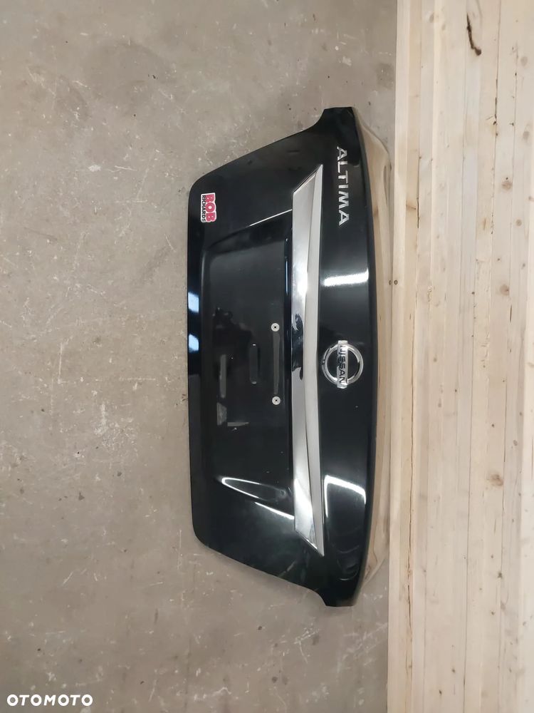 Nissan altima klapa tyl - 2