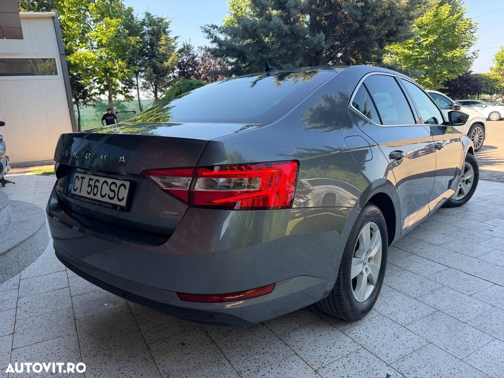 Skoda Superb 2.0 TDI DSG Ambition - 3