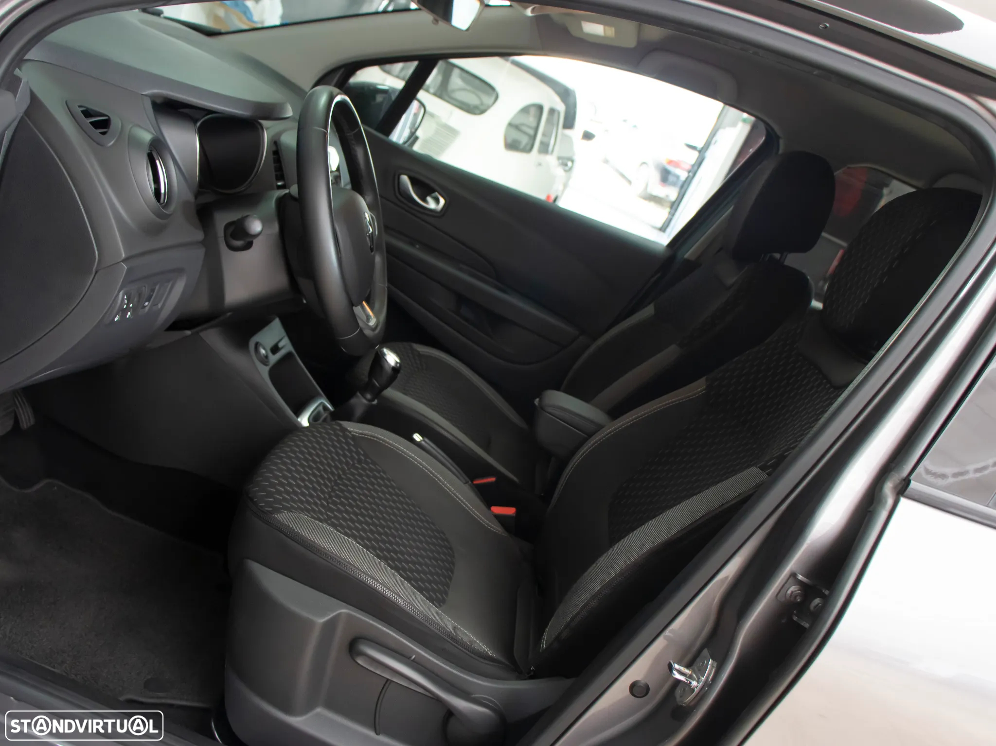 Renault Captur 1.5 dCi Exclusive - 16