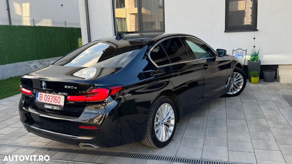 BMW Seria 5 530e Aut. Luxury Line - 9