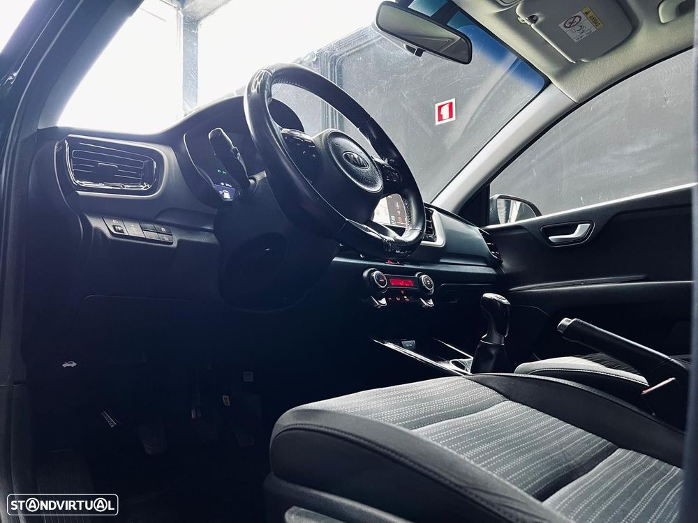 Kia Stonic 1.6 CRDi TX - 19
