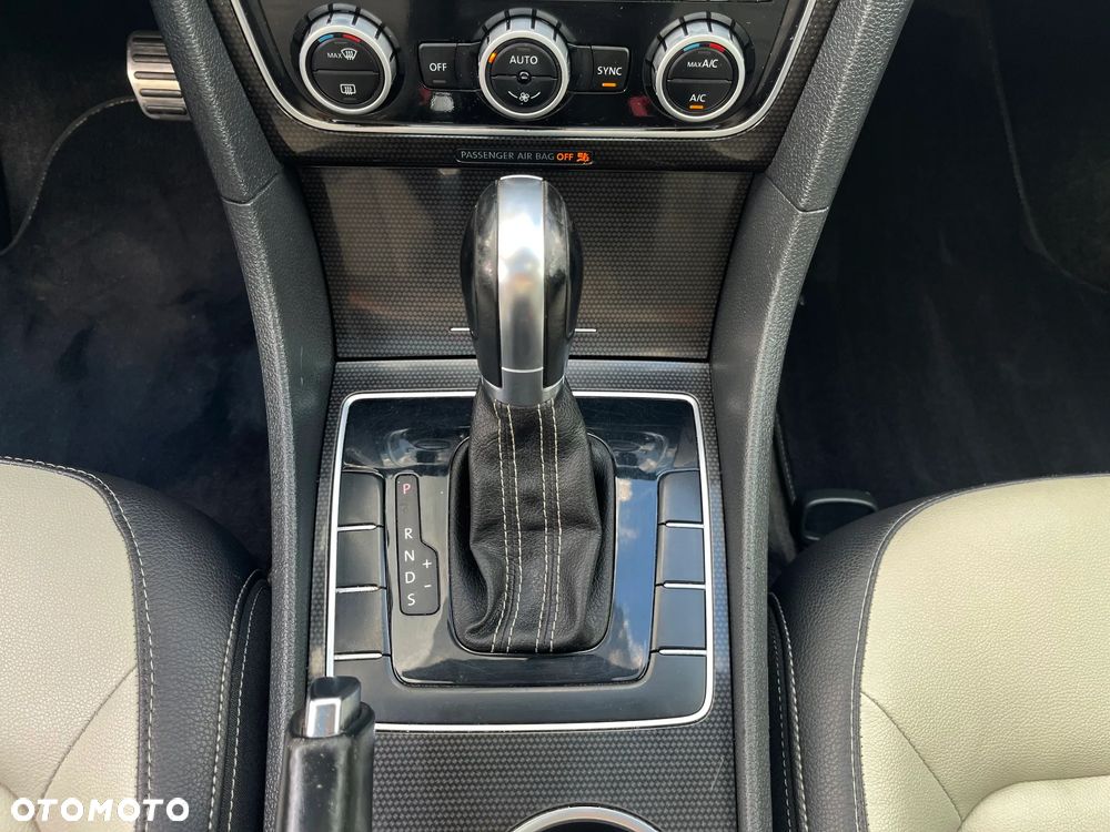 Volkswagen Passat - 24