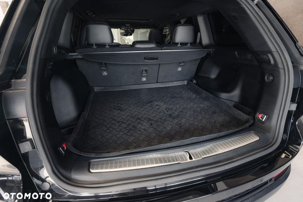Jeep Grand Cherokee - 36