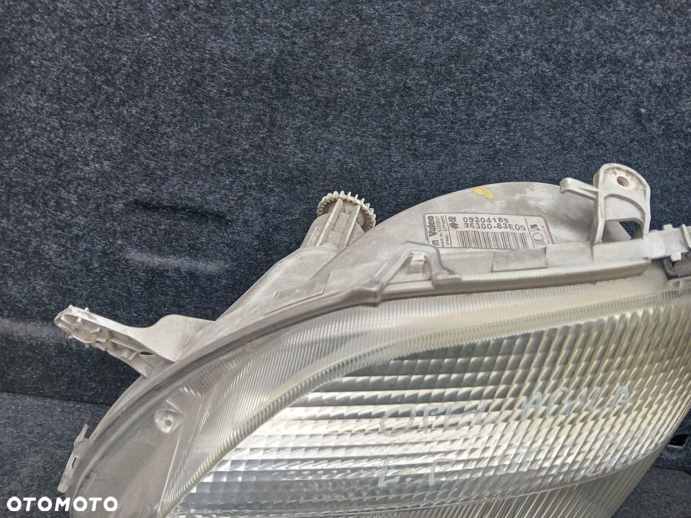 Opel Agila Lampa przednia lewa-Brak jednego dolnego zaczepu. - 2