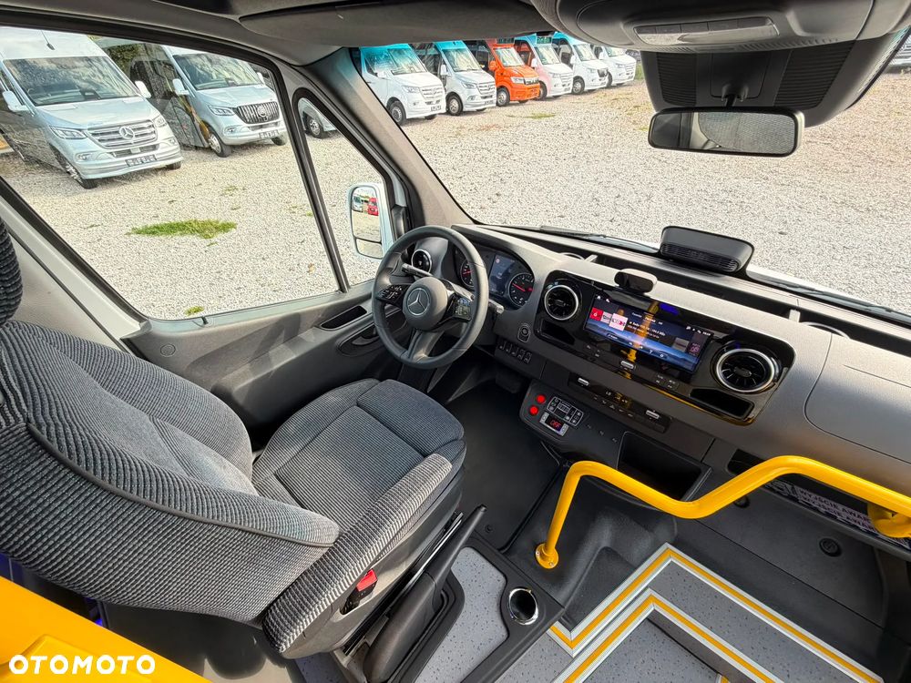 Mercedes-Benz Sprinter 519 - 25
