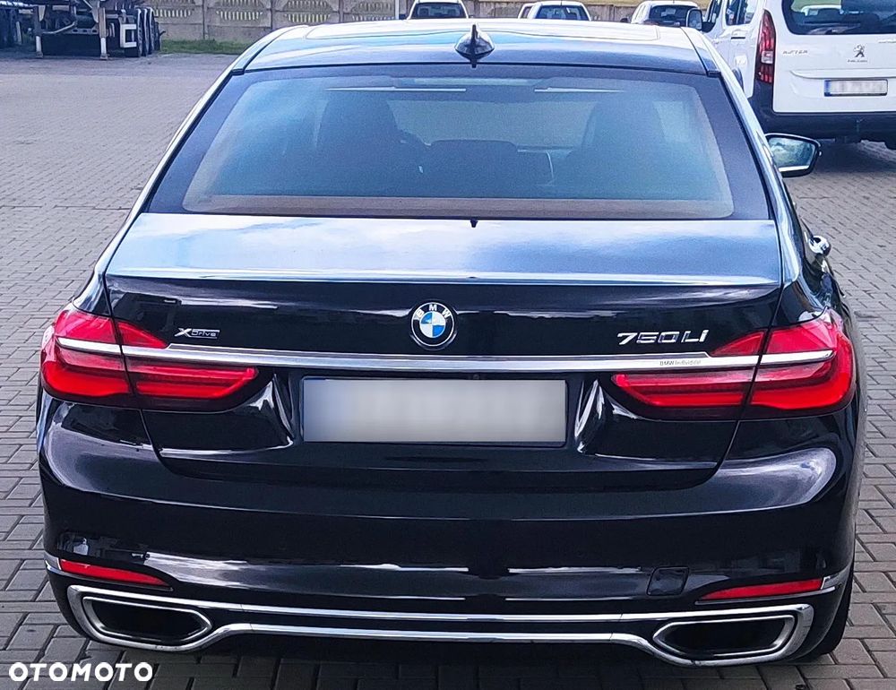 BMW Seria 7 750Li xDrive - 18