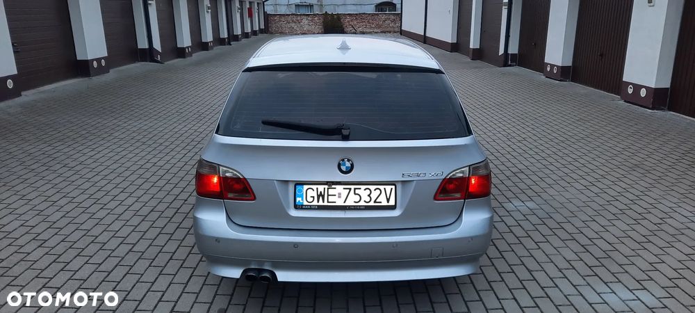 BMW Seria 5 530xd Touring - 6