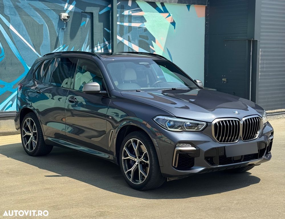 BMW X5 M M50i - 1