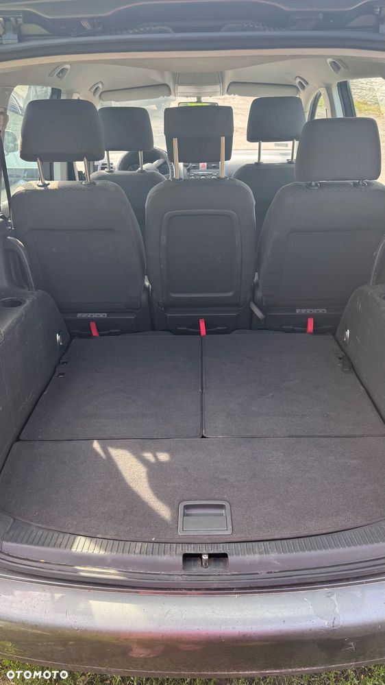 Volkswagen Touran 1.9 TDI Basis DSG - 10