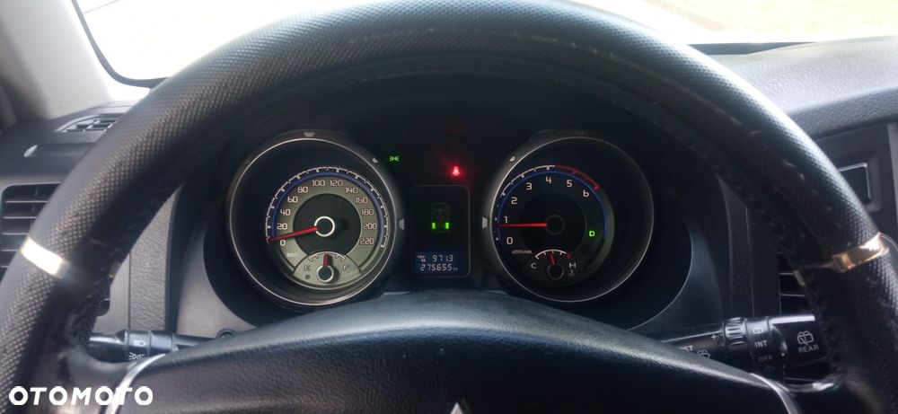 Mitsubishi Pajero - 8