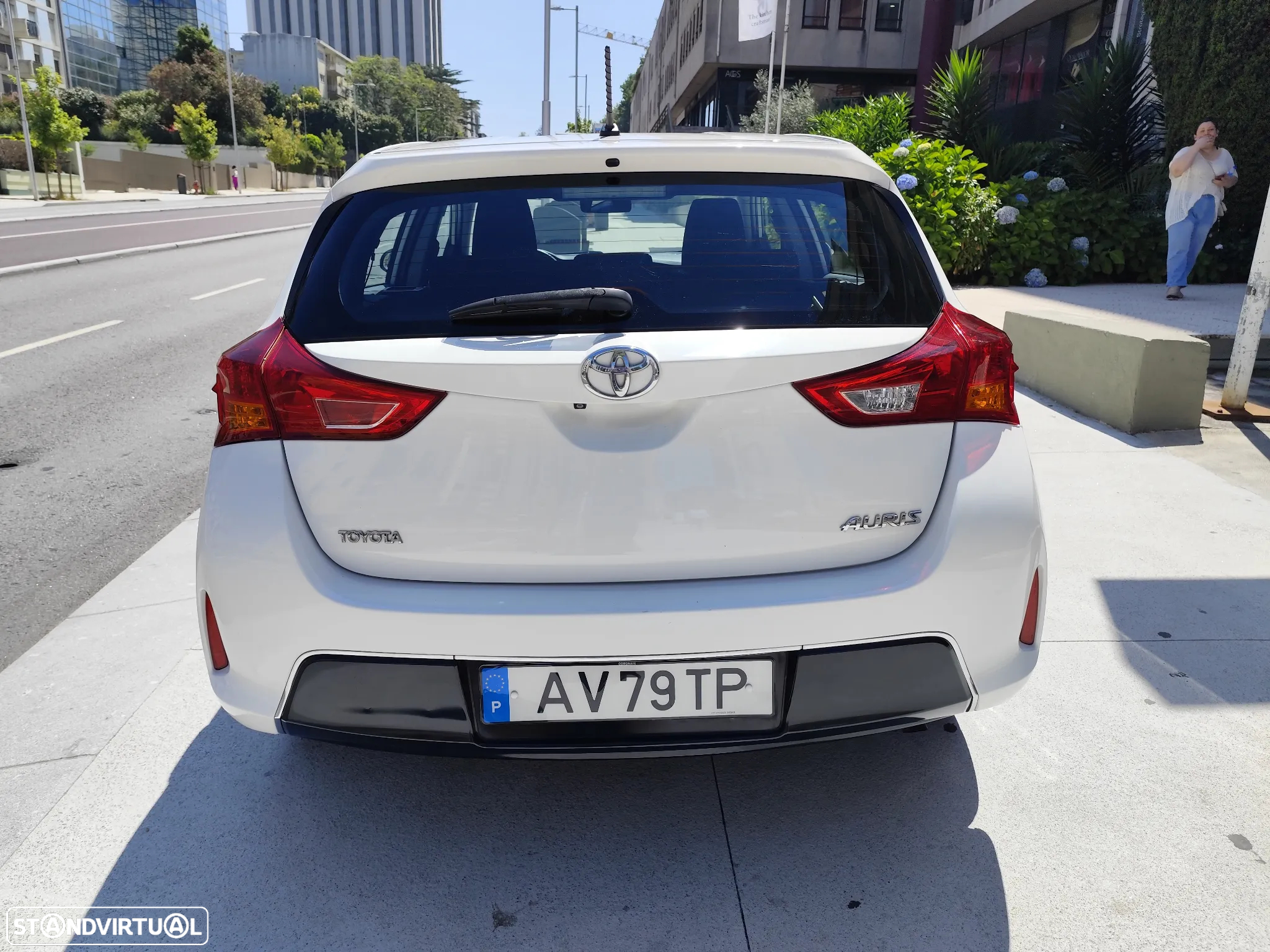 Toyota Auris 1.4 D-4D Comfort+J16+Navi - 9