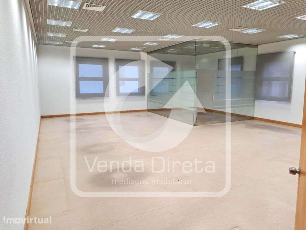 Loja com 344 m² no Centro da Póvoa de Varzim junto à Praça do Almad... - Grande imagem: 3/22