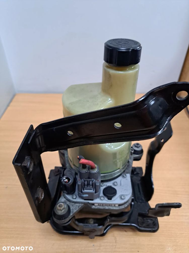 VOLVO V50 S40 C30 POMPA WSPOMAGANIA 5N513K514AE / 31200780 - 4