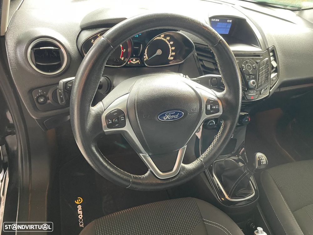 Ford Fiesta 1.0 EcoBoost S&S TITANIUM - 17