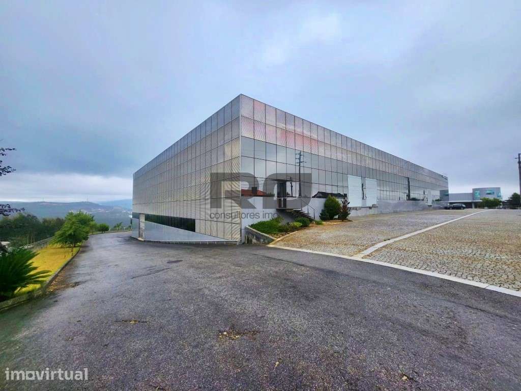 Armazém moderno em Santa Maria da Feira - Grande imagem: 3/16