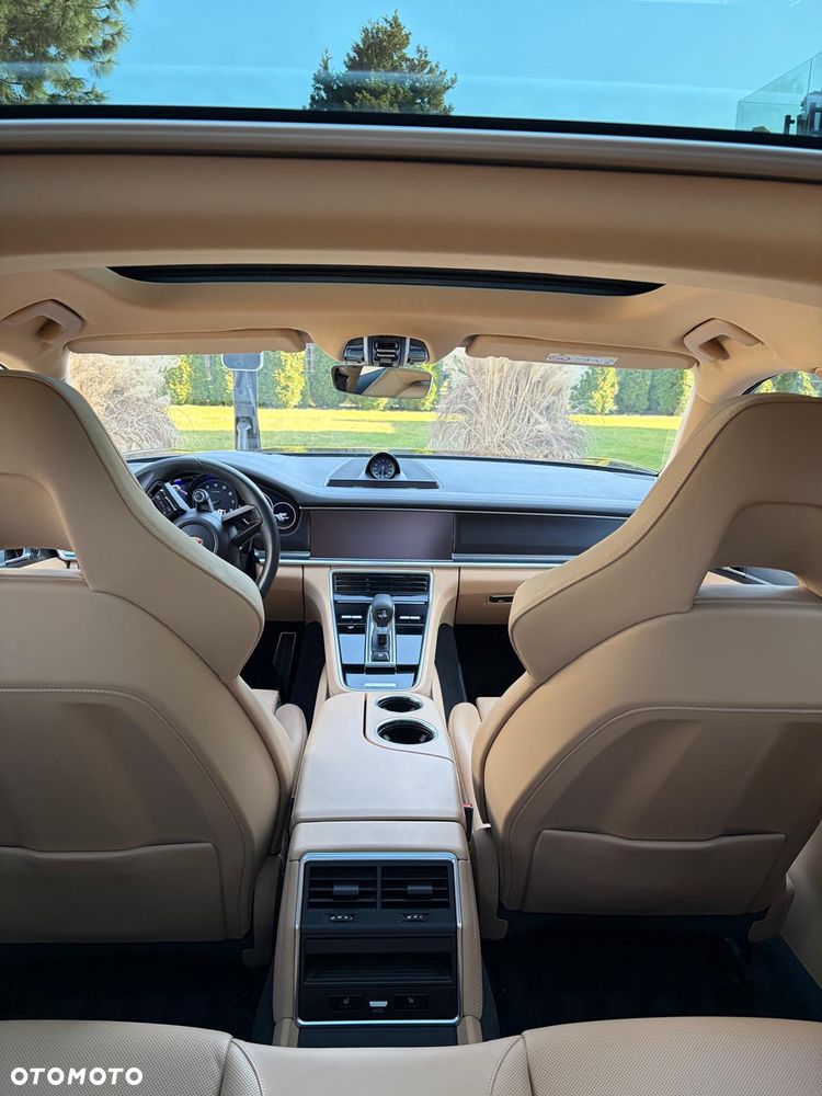 Porsche Panamera 4 E-Hybrid Platinum Edition - 8