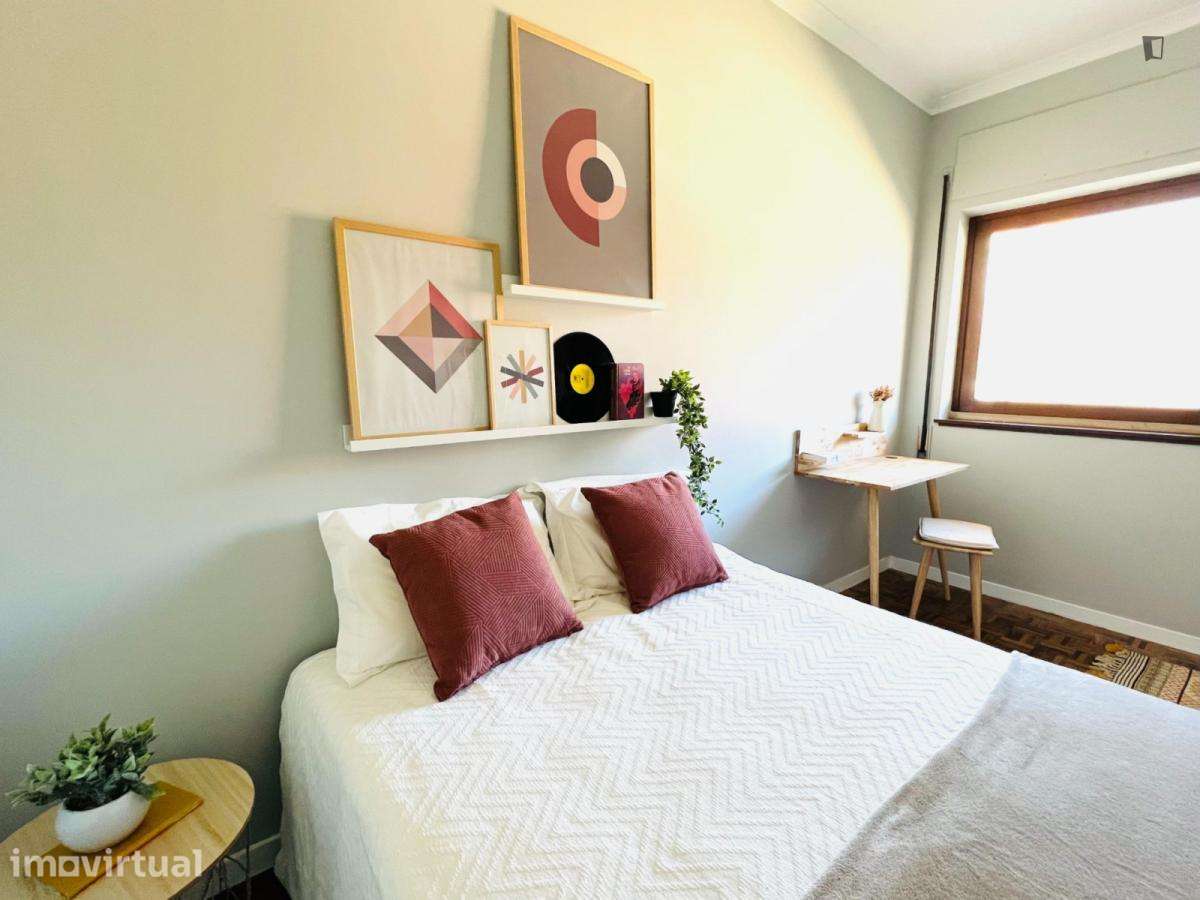 Quarto - localizado em Bairro do Sol Coimbra - Grande imagem: 2/8
