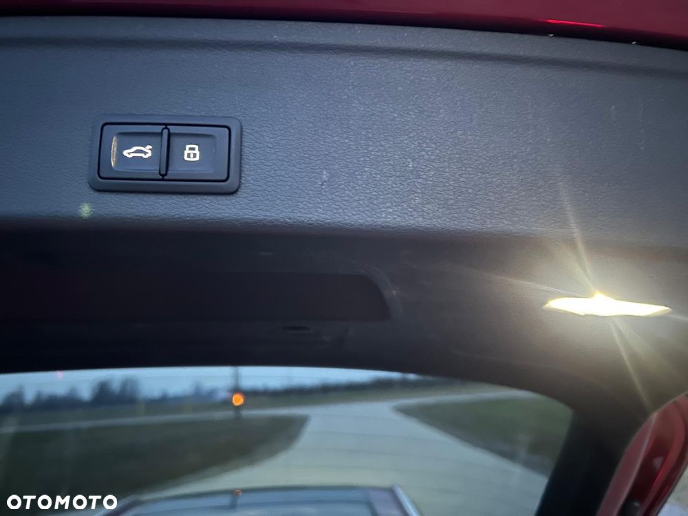 Audi A4 Avant 2.0 TDI S tronic - 31